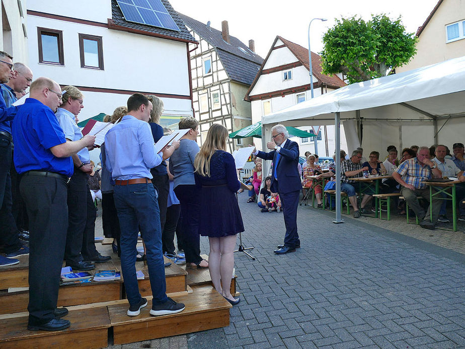 Sommerserenade vor dem "Chorfürst" (Foto: Karl-Franz Thiede)